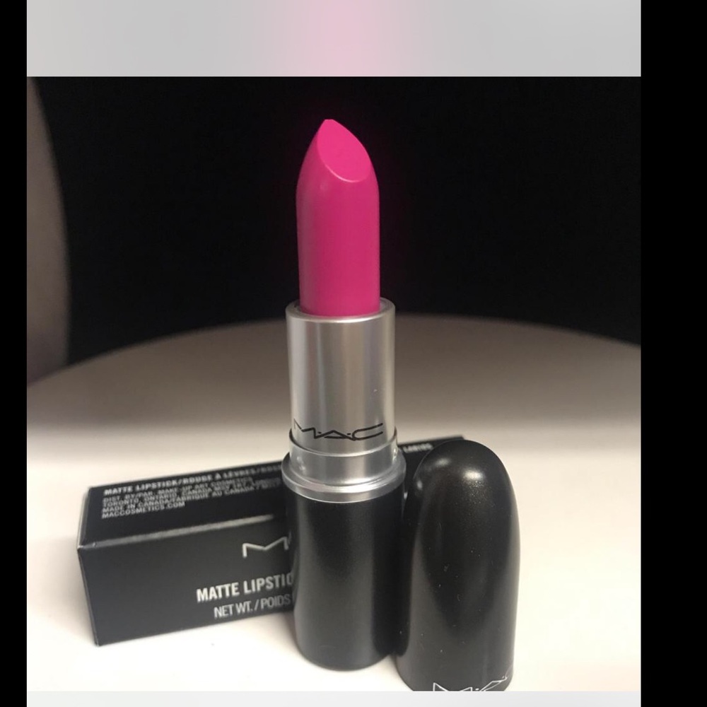 MAC LIPSTICK INVITE INTRIGUE